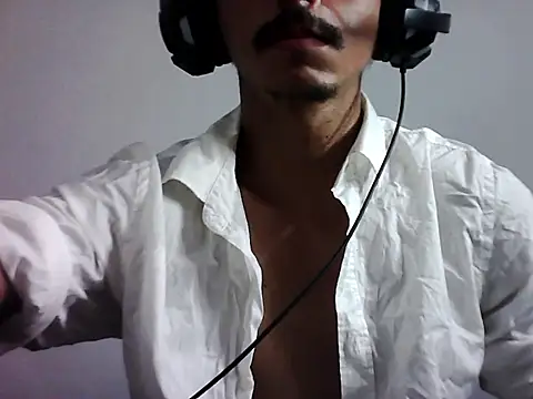 MagrinhoSaradoo online show from November 2025 12:35:01 AM