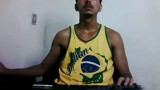 Snapshot of MagrinhoSaradoo chatting on July 2026 03:56:02 AM MagrinhoSaradoo online show from July 2026 03:56:02 AM