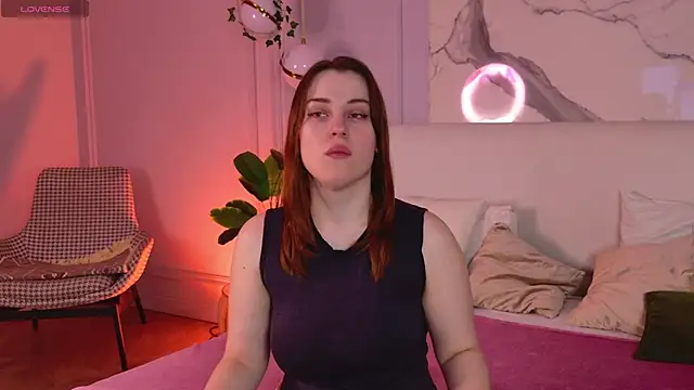 Snapshot of EllieGarson chatting on May 2026 05:07:01 PM EllieGarson online show from May 2026 05:07:01 PM