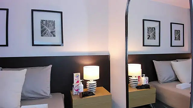 Snapshot of vi_anaya chatting on February 2026 12:01:01 PM vi anaya online show from February 2026 12:01:01 PM