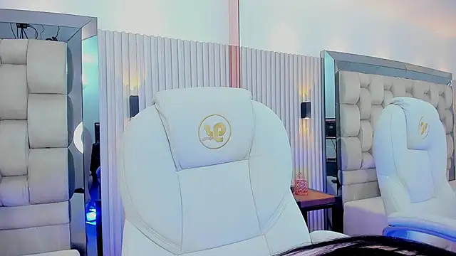 Snapshot of ashlyn_parker chatting on January 2025 07:43:01 PM ashlyn parker online show from January 2025 07:43:01 PM