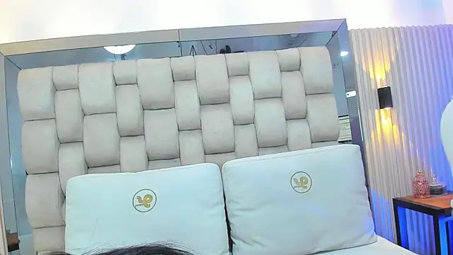 Snapshot of ashlyn_parker chatting on February 2025 08:21:01 PM ashlyn parker online show from February 2025 08:21:01 PM