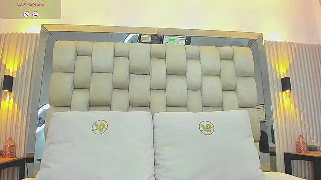 Snapshot of ashlyn_parker chatting on February 2025 11:01:01 PM ashlyn parker online show from February 2025 11:01:01 PM