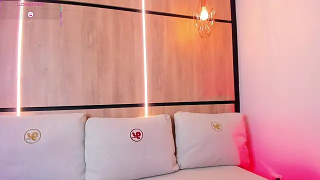 Snapshot of ashlyn_parker chatting on September 2025 08:11:02 PM ashlyn parker online show from September 2025 08:11:02 PM