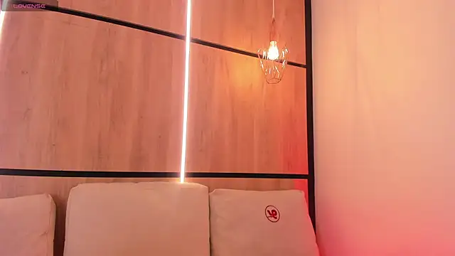 Snapshot of ashlyn_parker chatting on October 2025 08:39:02 PM ashlyn parker online show from October 2025 08:39:02 PM