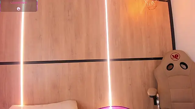 ashlyn parker online show from November 2025 08:23:02 PM