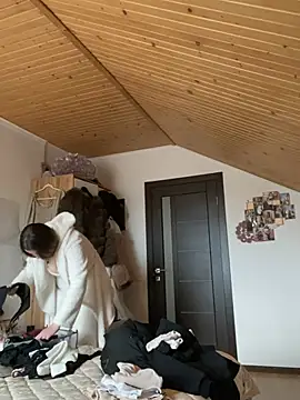 mewKate online show from March 2026 03:02:01 PM