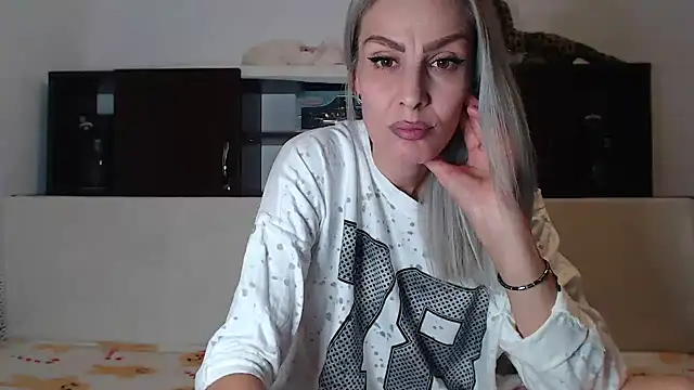 AshlineKatte online show from October 2025 05:02:02 PM