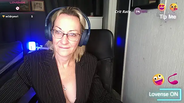 Snapshot of boeslaboes1 chatting on September 2025 02:27:02 AM boeslaboes1 online show from September 2025 02:27:02 AM