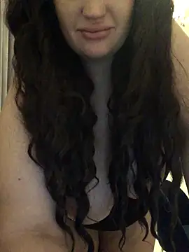 Snapshot of VikiiStoun chatting on February 2025 06:45:01 PM VikiiStoun online show from February 2025 06:45:01 PM