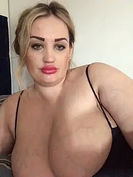 Snapshot of VikiiStoun chatting on March 2025 01:57:02 PM VikiiStoun online show from March 2025 01:57:02 PM