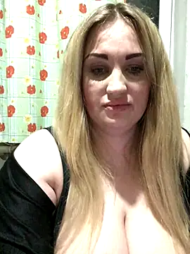 Snapshot of VikiiStoun chatting on October 2025 09:13:01 PM VikiiStoun online show from October 2025 09:13:01 PM