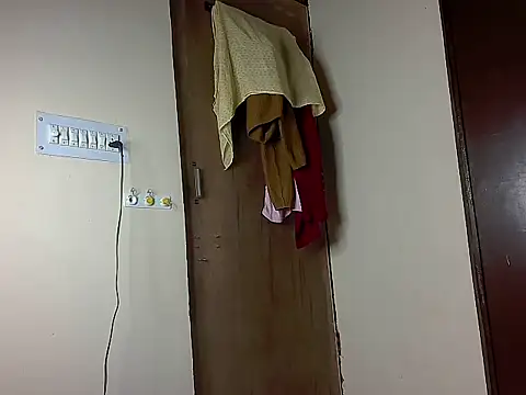 karishma kappur online show from February 2025 08:05:02 PM