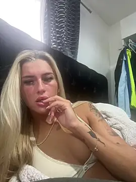 Snapshot of PrettyPrincess69x chatting on February 2025 10:40:01 AM PrettyPrincess69x online show from February 2025 10:40:01 AM