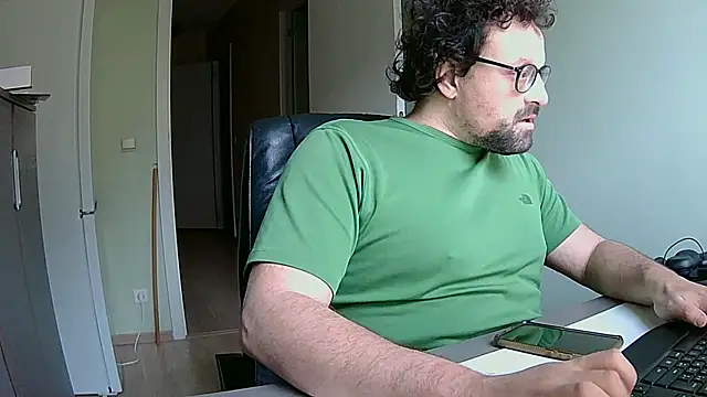 Snapshot of littlehairyman chatting on November 2025 08:26:01 AM littlehairyman online show from November 2025 08:26:01 AM