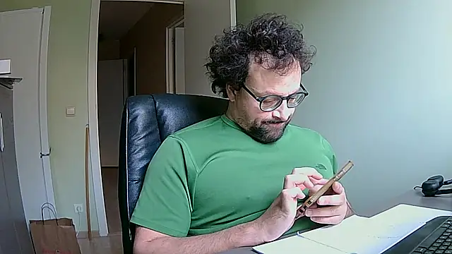 Snapshot of littlehairyman chatting on November 2025 08:04:01 AM littlehairyman online show from November 2025 08:04:01 AM