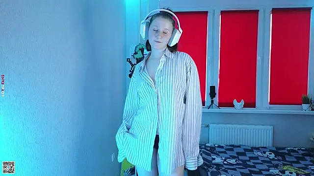 mon lola online show from October 2025 02:04:01 PM