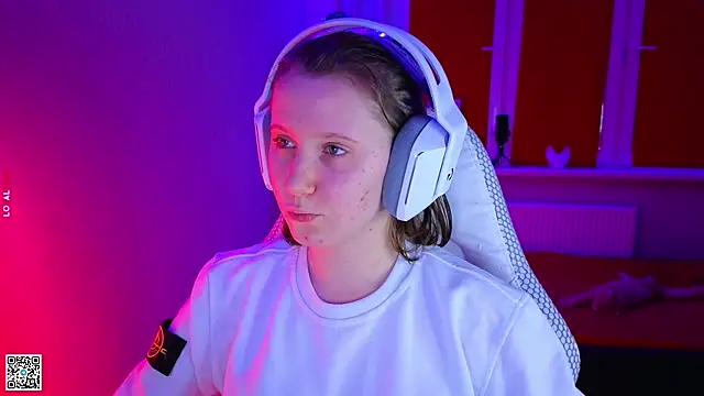 mon lola online show from November 2025 02:49:01 PM