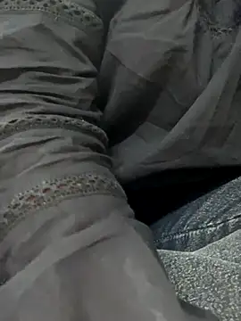 Snapshot of Red-Magic-25 chatting on November 2025 06:47:01 AM Red-Magic-25 online show from November 2025 06:47:01 AM