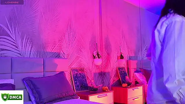 Emma plux online show from November 2025 08:06:01 AM