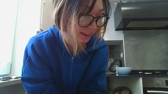 Snapshot of LoveFoxyQueen chatting on January 2025 10:17:01 AM LoveFoxyQueen online show from January 2025 10:17:01 AM