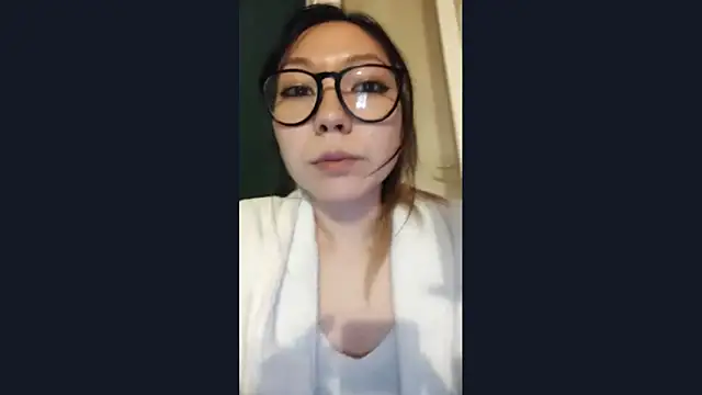Snapshot of LoveFoxyQueen chatting on March 2026 11:33:01 PM LoveFoxyQueen online show from March 2026 11:33:01 PM