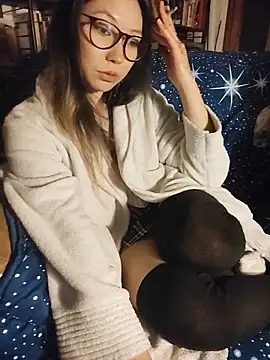 Snapshot of LoveFoxyQueen chatting on March 2026 08:25:02 PM LoveFoxyQueen online show from March 2026 08:25:02 PM