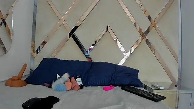 angelehtx2 online show from October 2025 12:27:02 PM