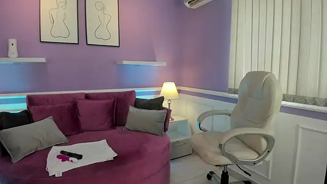 Emma Walkerr  online show from January 2025 07:11:01 PM