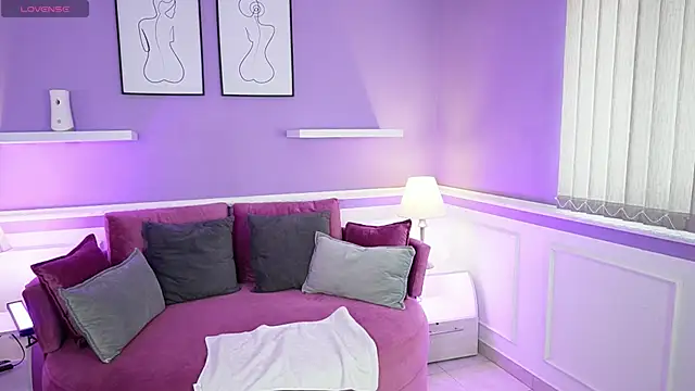 Emma Walkerr  online show from March 2025 07:04:02 PM