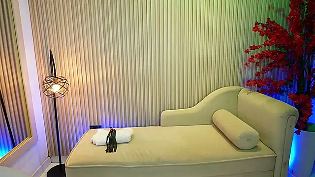 Emma Walkerr  online show from September 2025 07:06:02 PM