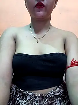 Snapshot of Eisha_20s chatting on September 2025 10:32:01 PM Eisha 20s online show from September 2025 10:32:01 PM