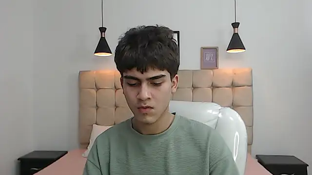 Tommy18   online show from January 2025 09:24:01 AM