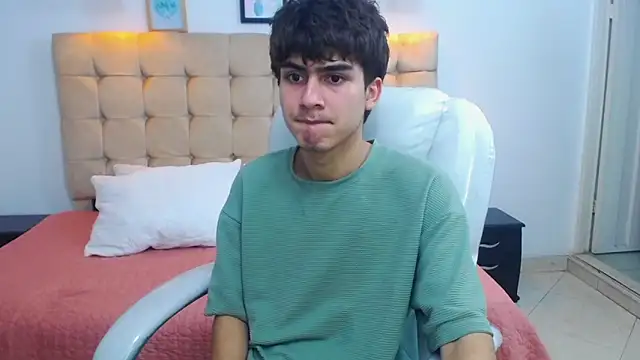 Tommy18   online show from February 2025 09:58:01 AM