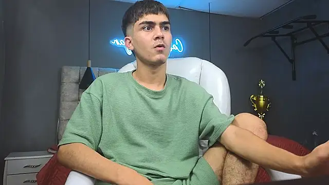 Tommy18   online show from February 2025 09:53:01 AM