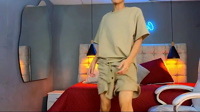 Tommy18   online show from February 2025 10:04:01 AM