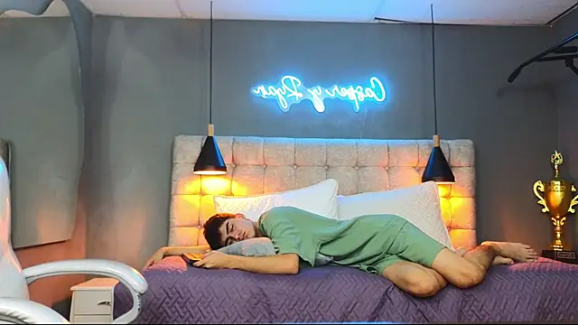 Tommy18   online show from March 2025 08:21:02 AM