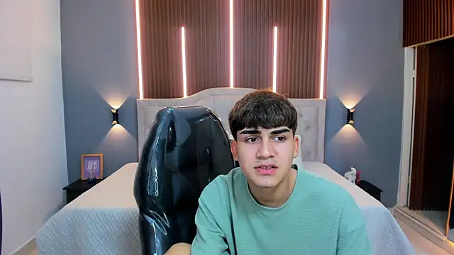 Tommy18   online show from October 2025 03:27:01 AM