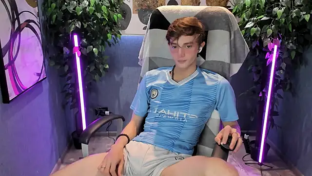 John Weasley online show from September 2025 09:16:02 PM