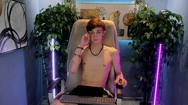 John Weasley online show from December 2025 02:11:01 PM