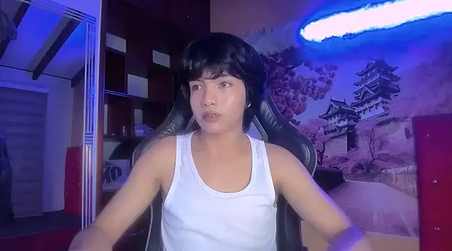 AllanYong18 online show from January 2025 12:06:02 AM