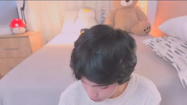 AllanYong18 online show from February 2026 12:27:01 PM