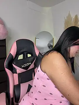 Snapshot of karla_hotgirl chatting on July 2026 01:15:02 AM karla hotgirl online show from July 2026 01:15:02 AM