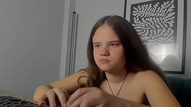 AdeleCruz online show from April 2026 12:07:01 PM