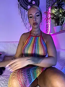 Snapshot of CheekyChels chatting on October 2025 04:14:02 PM CheekyChels online show from October 2025 04:14:02 PM