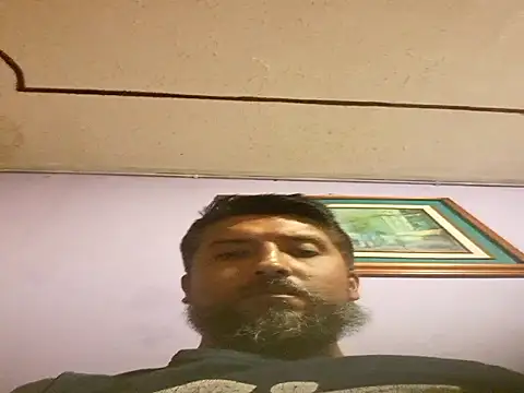 Snapshot of ElHades086 chatting on October 2025 02:48:02 AM ElHades086 online show from October 2025 02:48:02 AM