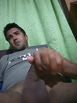 Snapshot of ElHades086 chatting on October 2025 03:09:01 AM ElHades086 online show from October 2025 03:09:01 AM