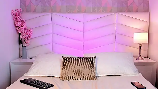 chelsea bolton  online show from January 2025 01:43:01 PM