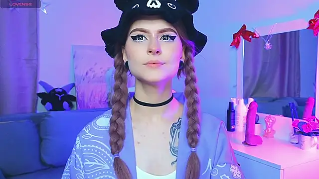 Emily  Mooree online show from January 2025 05:23:02 AM