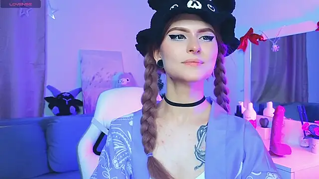 Emily  Mooree online show from January 2025 11:28:02 AM